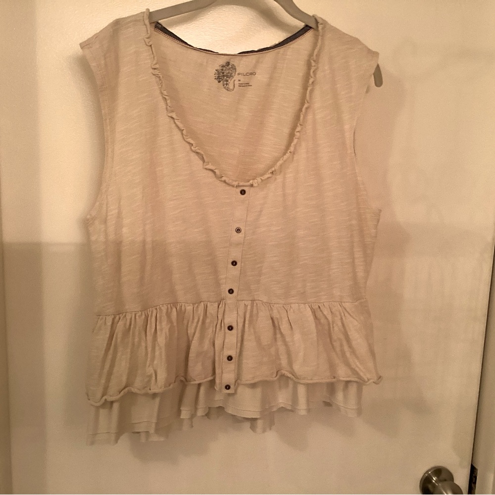 Pilcro by Abercrombie Women's Cream Sleeveless Top Size Medium Fits like Large